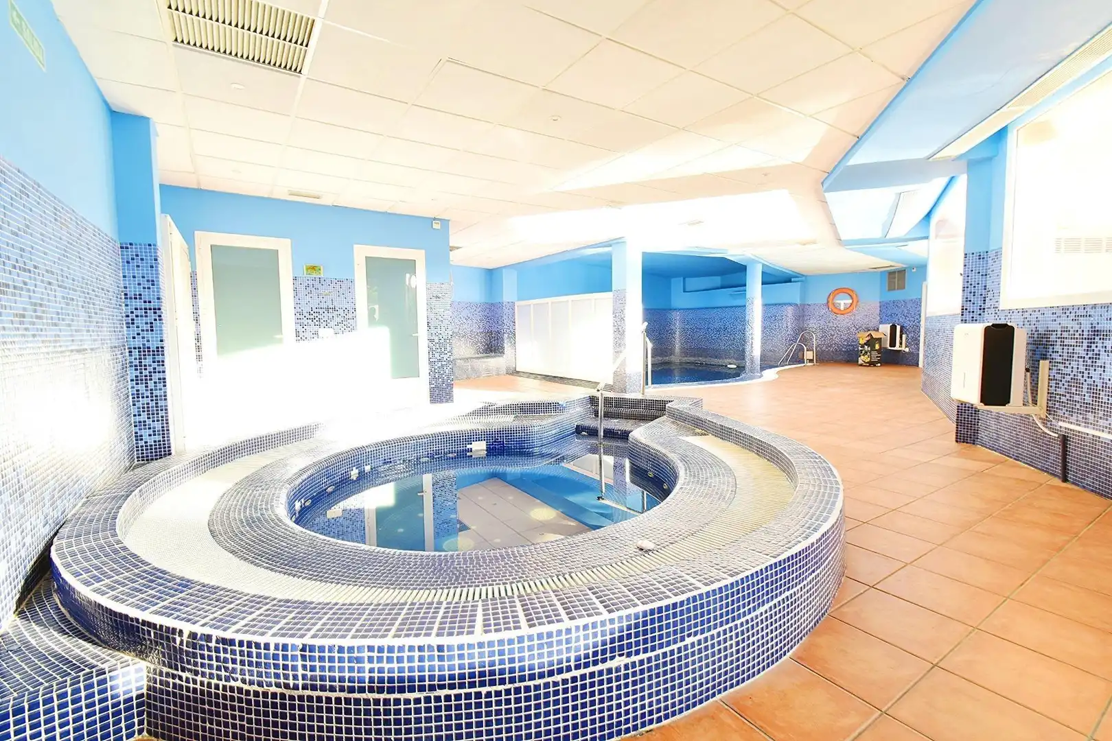 Schwimmbecken von Wohnung zum Verkauf in El Ejido mit Klimaanlage, Privatgarten und Terrasse