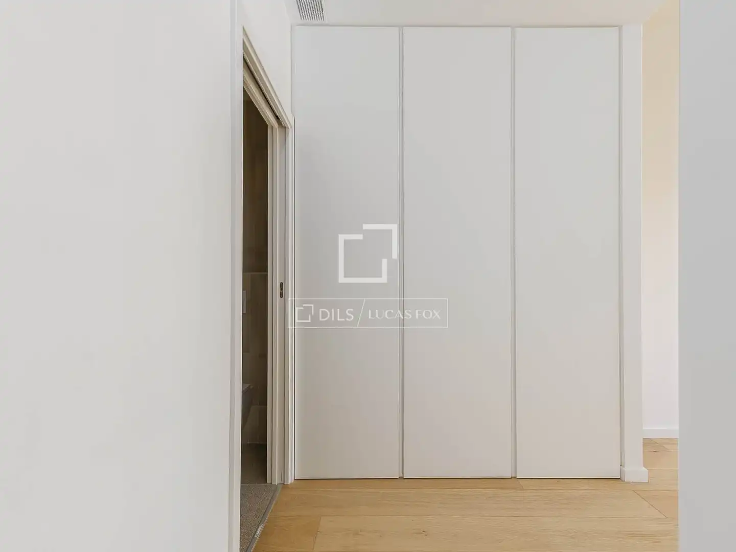 Bedroom of Flat for sale in Barcelona  with Air Conditioner, Heating and Parquet flooring