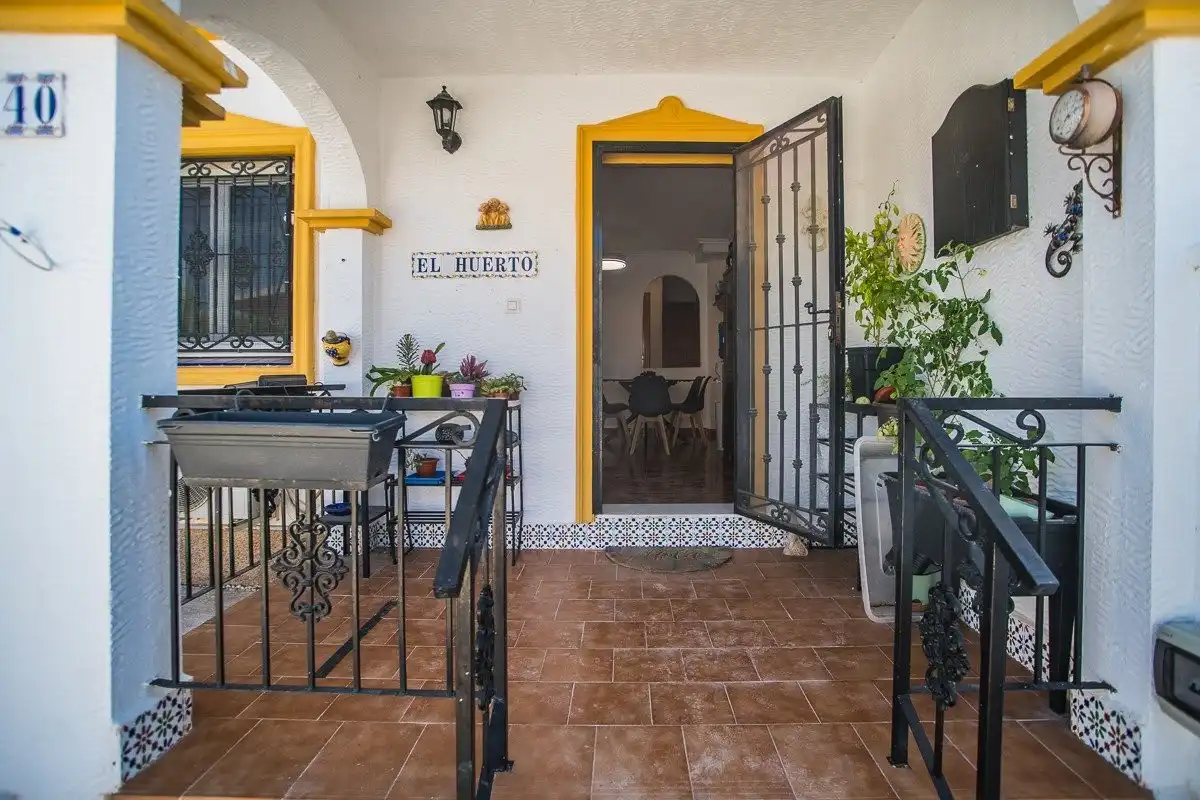 Houses for sale in Jacarilla, Alicante