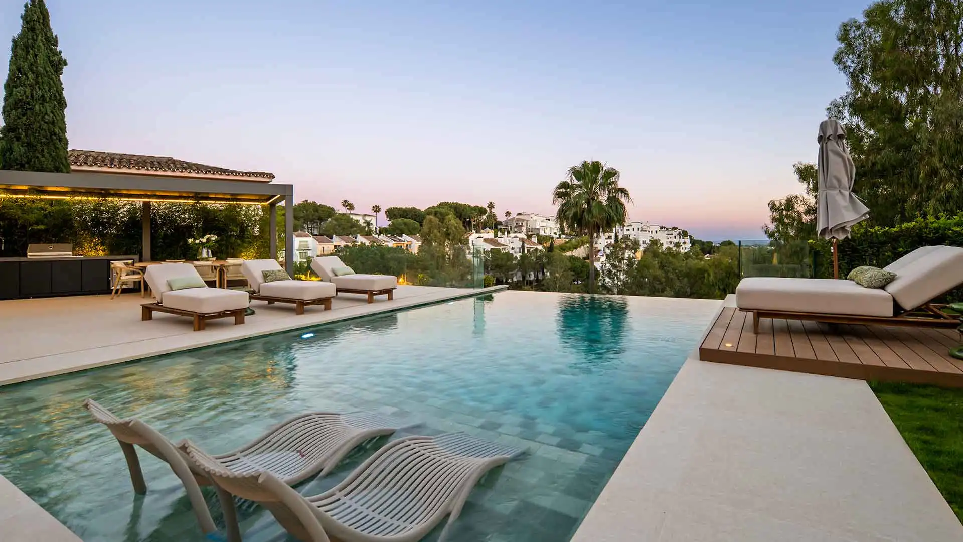 Piscina de Casa o xalet en venda en Benahavís amb Aire condicionat, Jardí privat i Terrassa