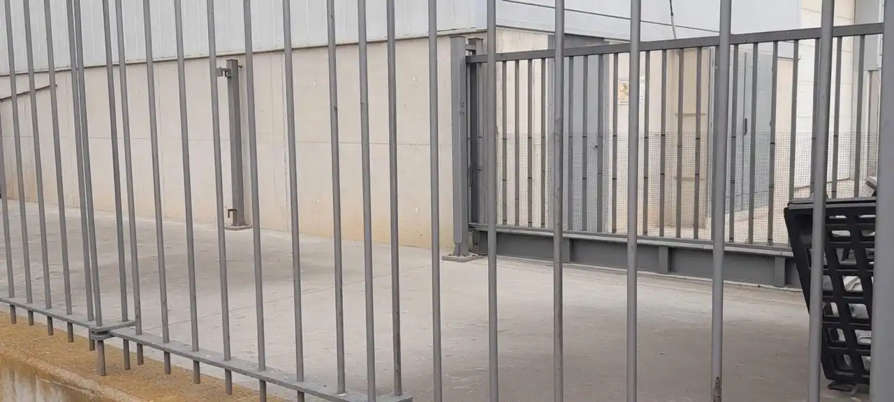 Außenansicht von Fabrikhallen zur Miete in Lleida