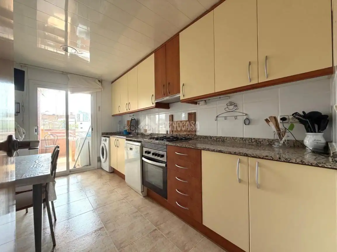 Cocina de Piso en venta en Badalona con Aire acondicionado, Trastero y Balcón