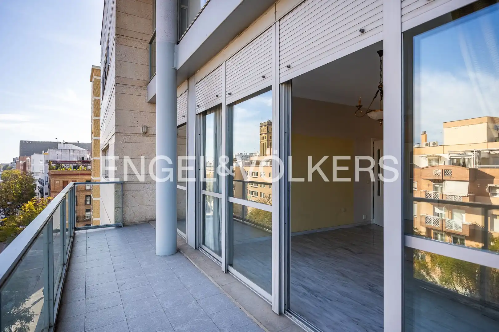 Exterior view of Flat for sale in Sevilla  with Air Conditioner, Heating and Terrace