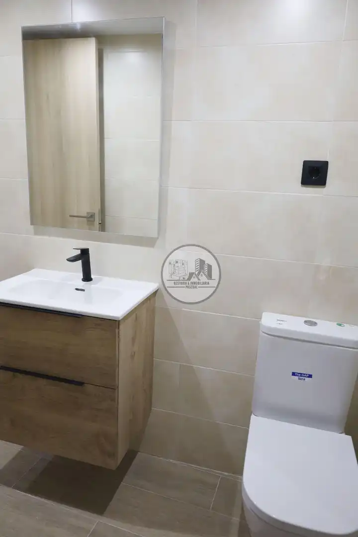 Bany de Casa o xalet en venda en Alcañiz amb Aire condicionat, Calefacció i Balcó