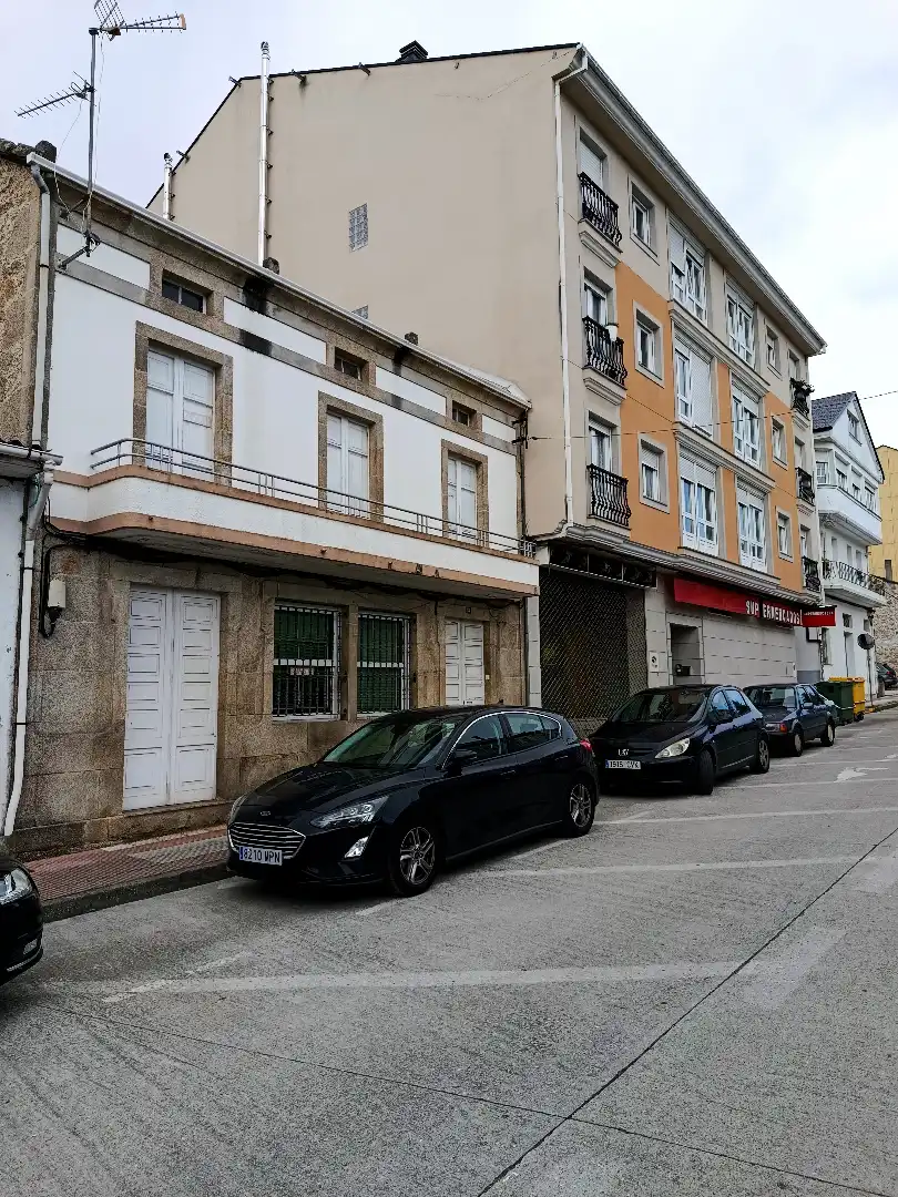 Casa amb balcó en venda a Avenida de Viveiro 13, imagen 2