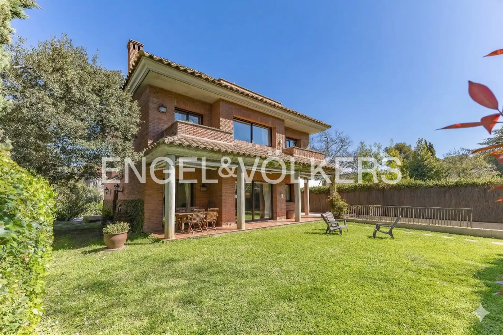 Exterior view of Houses for sale in Sant Cugat del Vallès  with Air Conditioner, Heating and Private garden