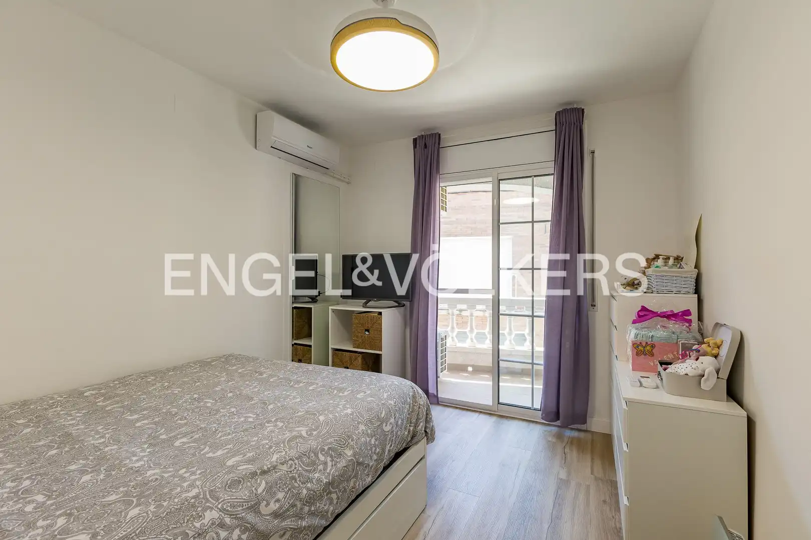 Habitación de Casa o chalet en venta en Vilanova i la Geltrú con Aire acondicionado, Calefacción y Terraza