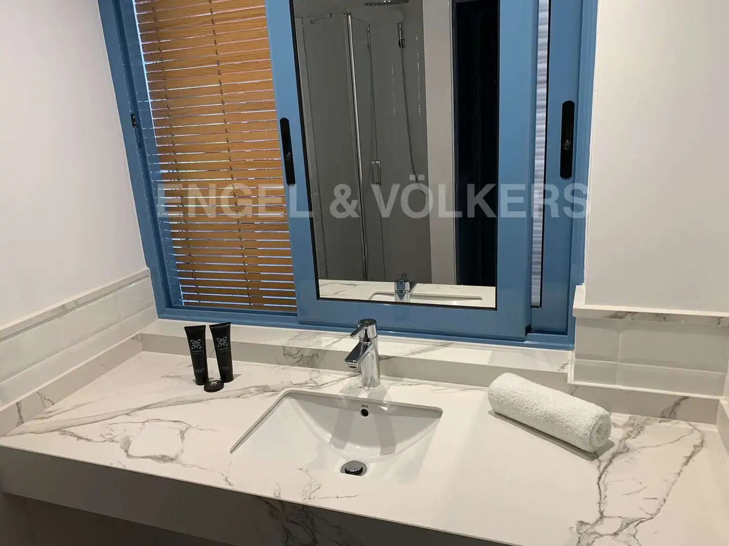 Bathroom of Flat for rent in Barcelona  with Heating, Parquet flooring and Terrace