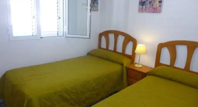 Apartamento de alquiler en Carrer de l'Almirall Roger de Llúria, Oliva Playa