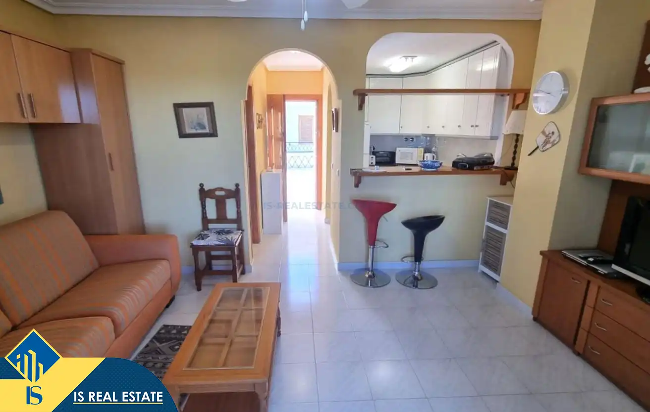 Vista exterior de Estudi en venda en Torrevieja amb Calefacció, Terrassa i Moblat