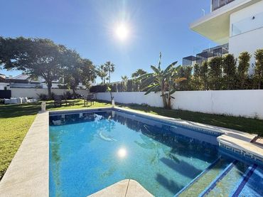 Casa amb piscina en venda a Benamara - Atalaya