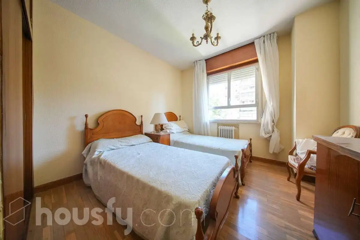 Habitación de Piso en venta en Madrid con Aire acondicionado, Calefacción y Jardín privado