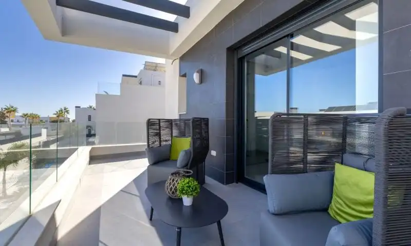Villa con terrazza in vendita a Calle  Redován, imagen 3