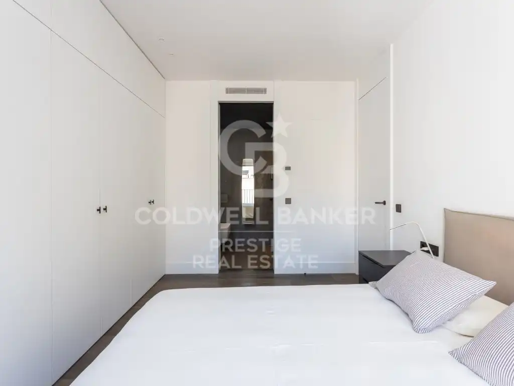 Vista exterior de Àtic en venda en Barcelona amb Aire condicionat, Terrassa i Piscina