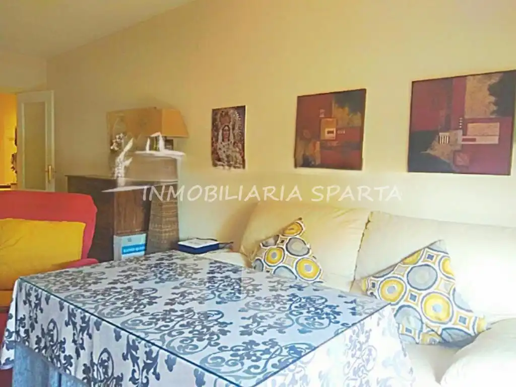 Wohnung zur Miete in Avenida Clara Campoamor, Barrio Alto