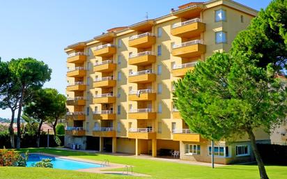 Vista exterior de Apartament en venda en L'Escala amb Piscina