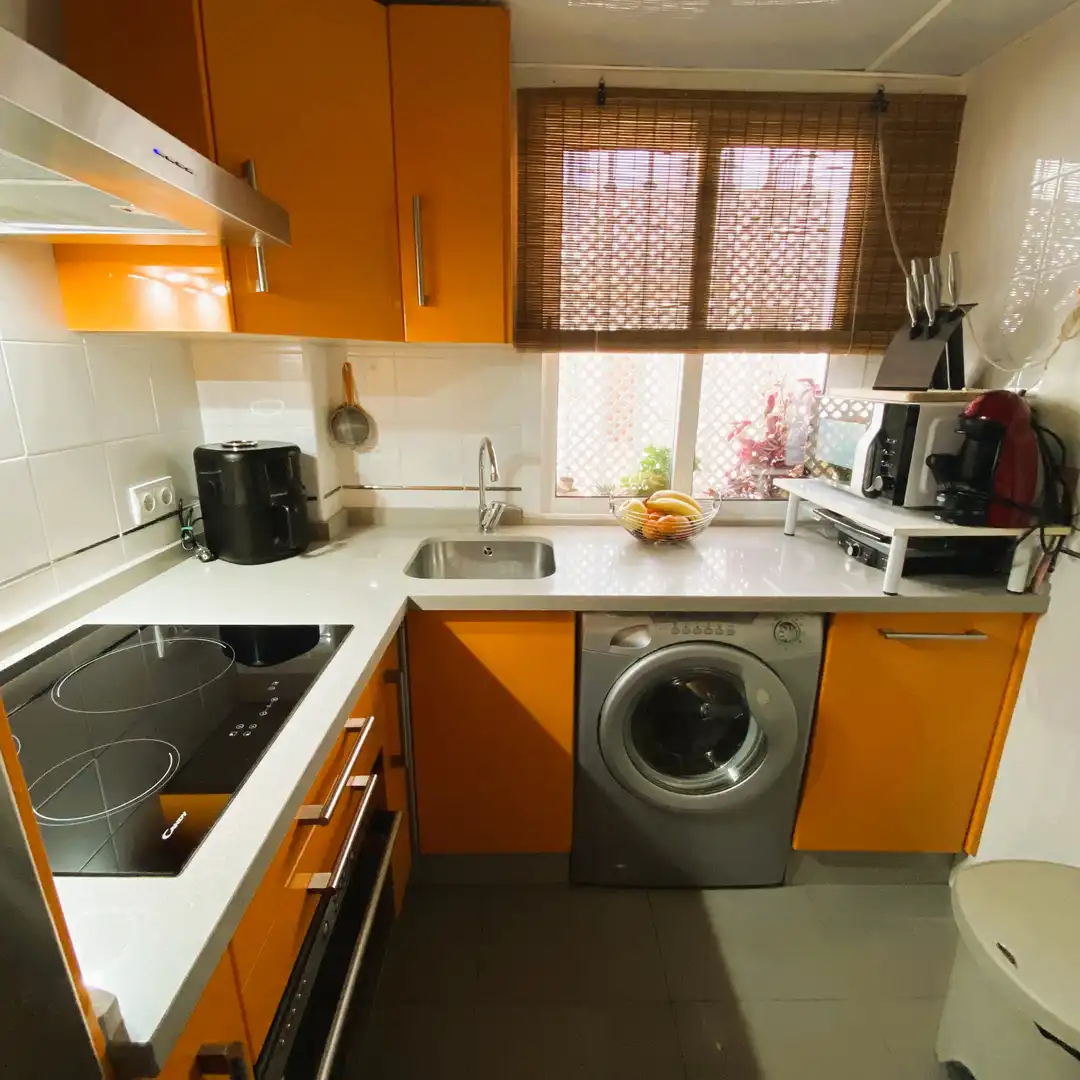Cocina de Casa adosada en venta en Dos Hermanas con Aire acondicionado, Parquet y Trastero