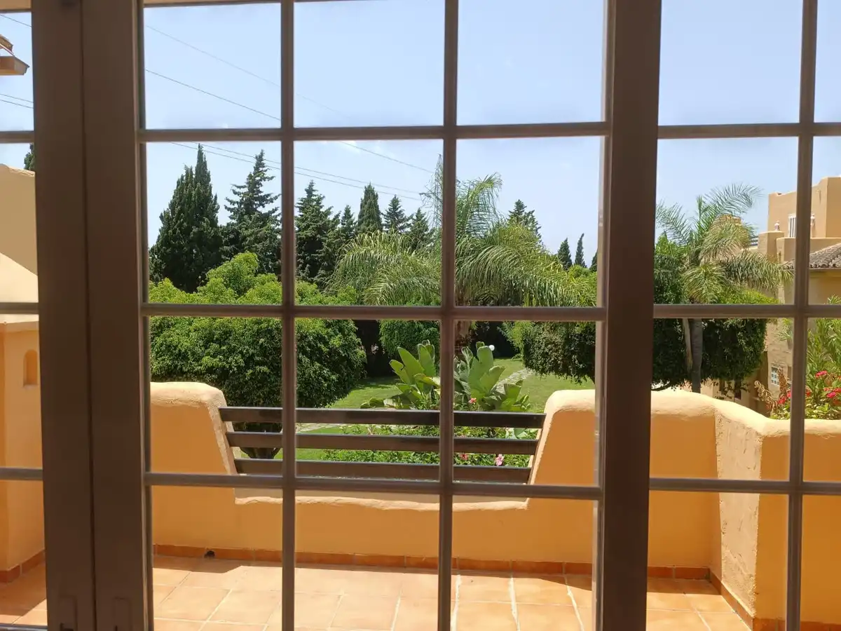 Jardí de Casa adosada en venda en Marbella amb Aire condicionat i Alarma