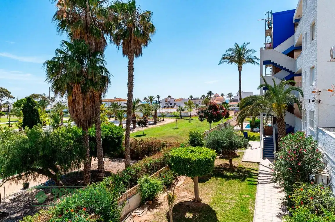 Exterior view of Flat for sale in Roquetas de Mar  with Terrace, Furnished and Alarm