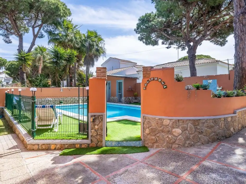 Piscina de Casa o xalet en venda en Chiclana de la Frontera amb Aire condicionat, Calefacció i Jardí privat