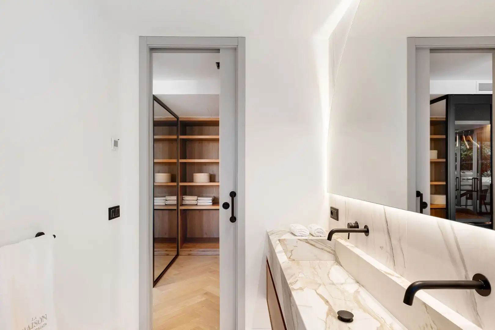 Baño de Casa adosada en venta en Marbella con Aire acondicionado, Calefacción y Jardín privado