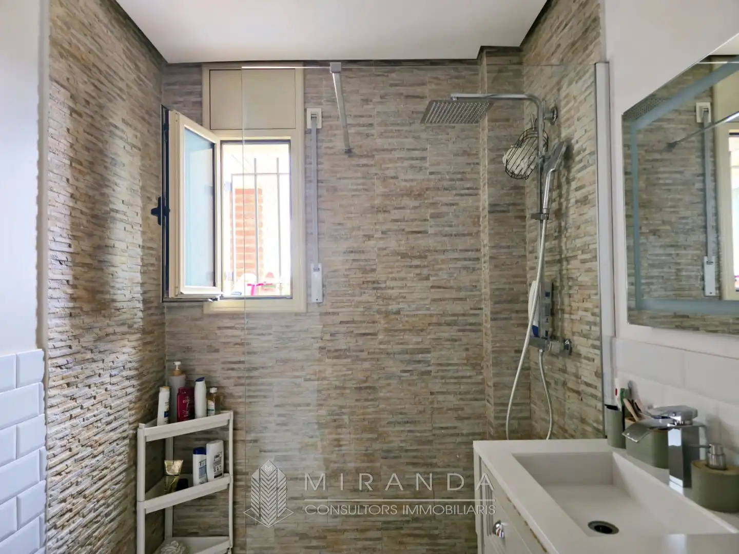 Baño de Casa o chalet en venta en Vallromanes con Aire acondicionado, Calefacción y Jardín privado