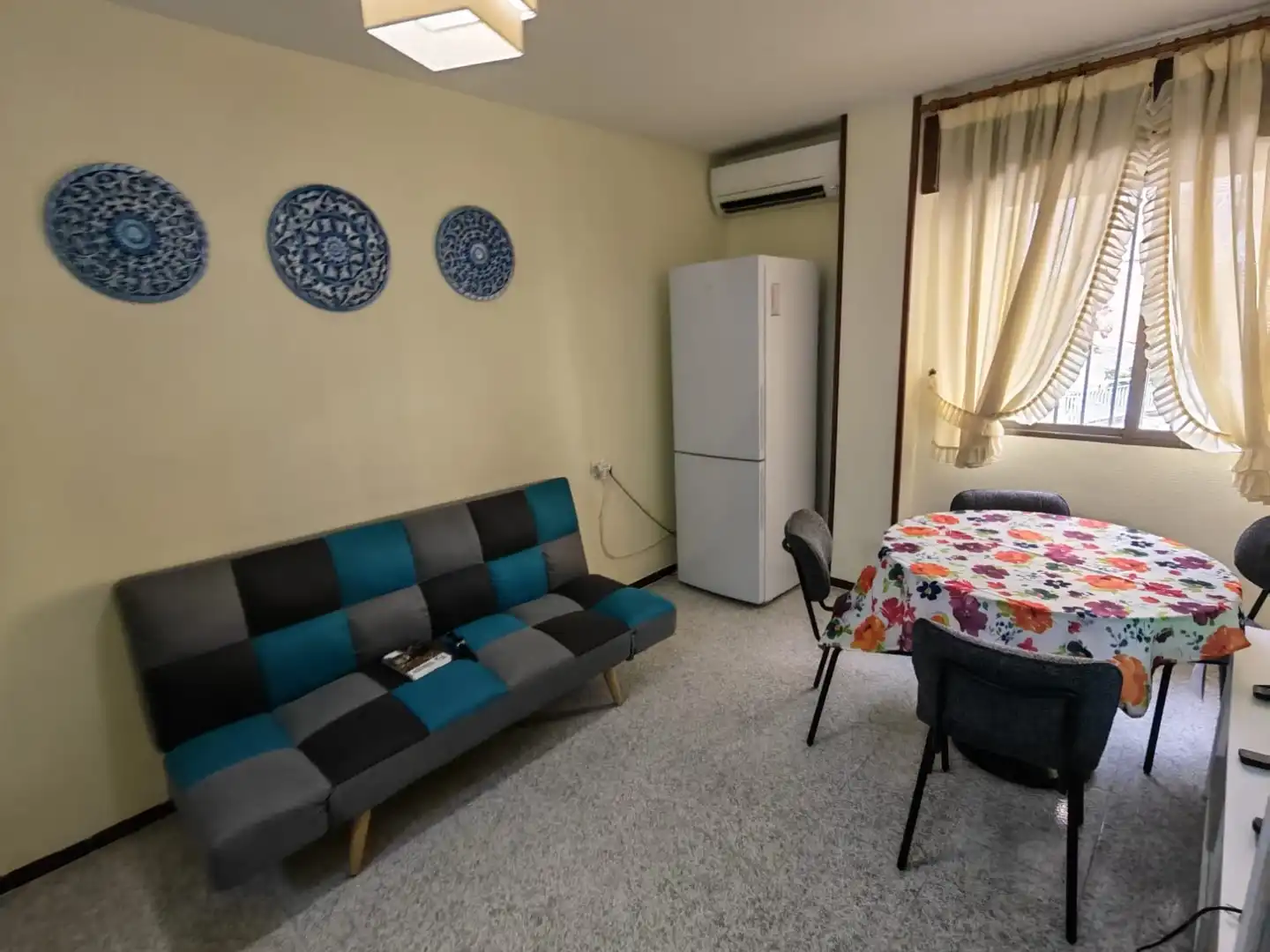 Living room of Flat for rent in Murcia  with Air Conditioner, Heating and Furnished