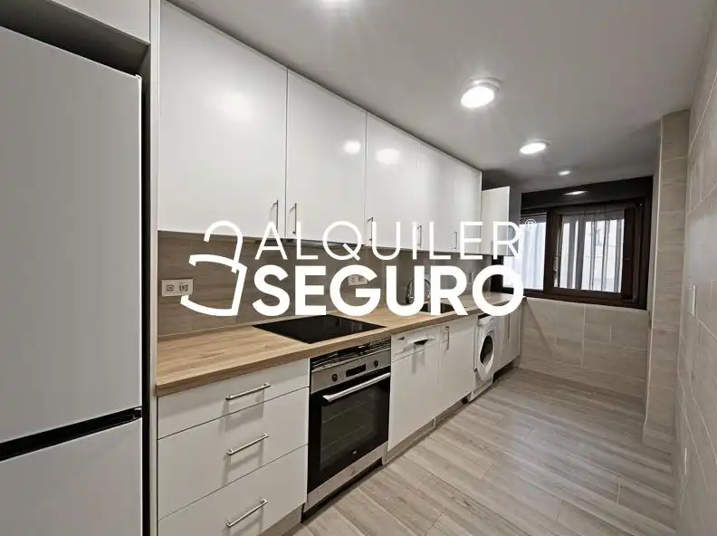 Cuina de Àtic de lloguer en Las Rozas de Madrid amb Calefacció i Terrassa