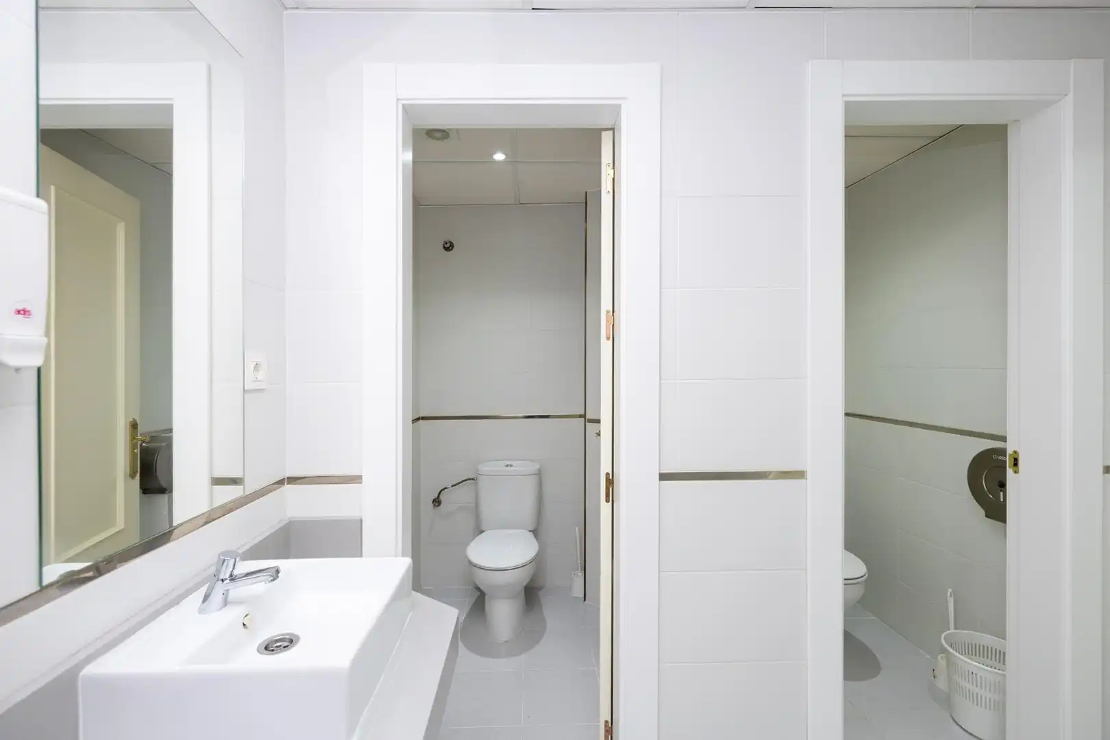 Business premises for sale in Avenida Santa María de la Alhambra 69, imagen 16