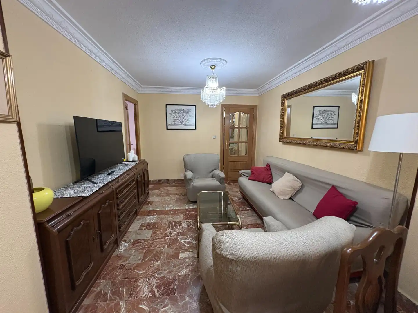 Living room of Flat for rent in Granada  with Heating, Terrace and Furnished
