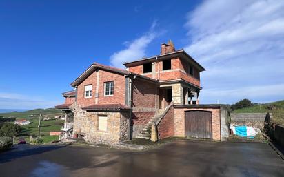 Exterior view of House or chalet for sale in Gozón