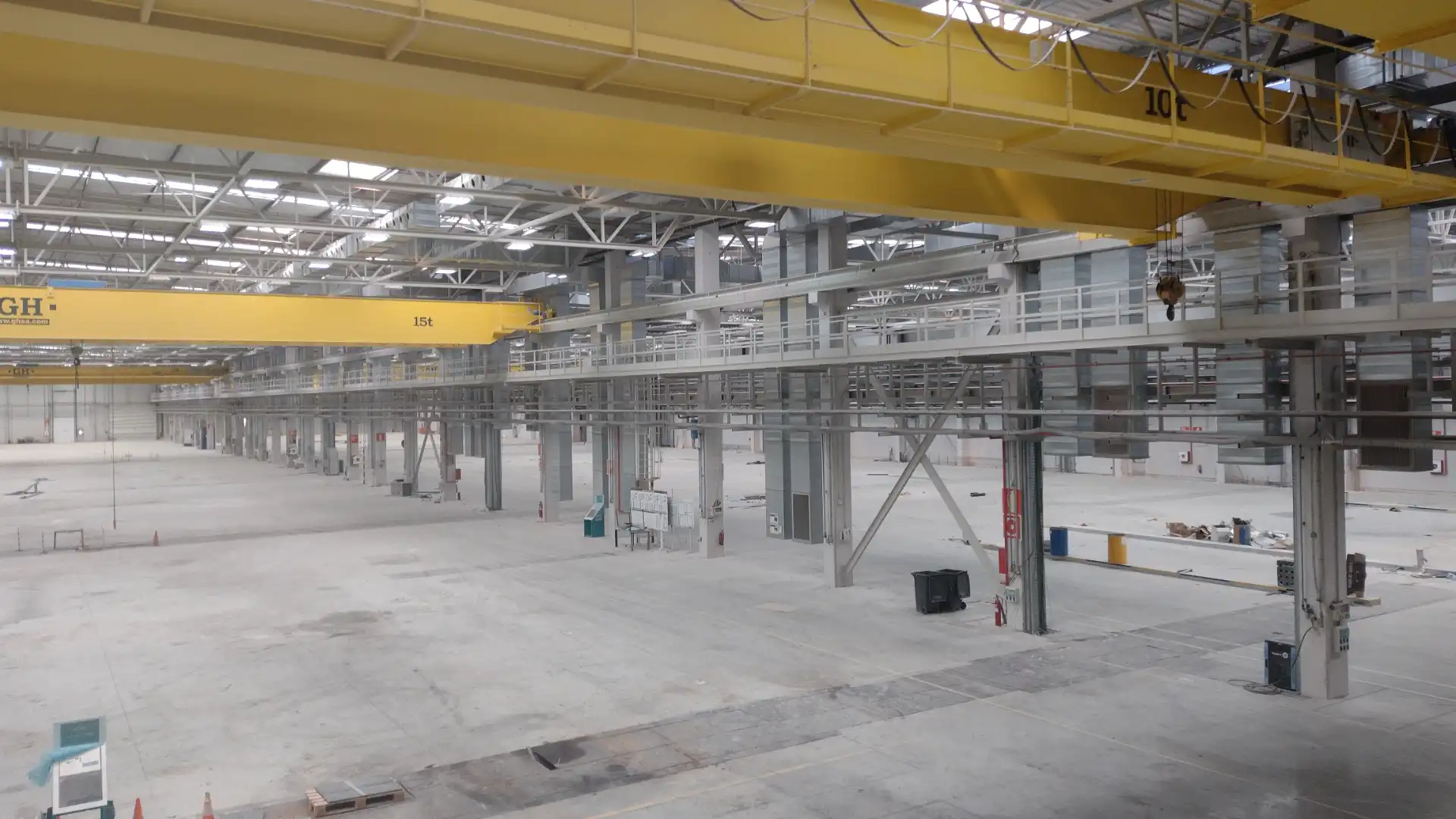 Fabrikhallen zum Verkauf in Aoiz / Agoitz mit Heizung und Alarm