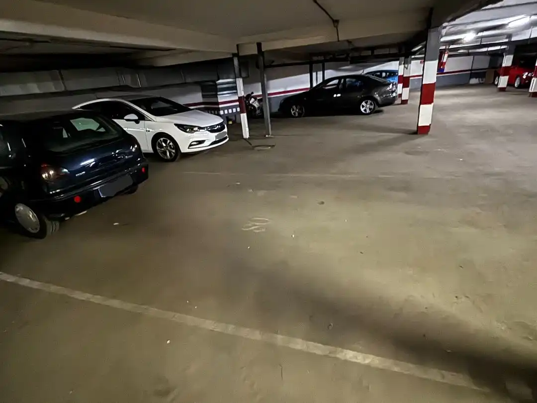 Aparcament en venda a Avenida de la Mancha 8