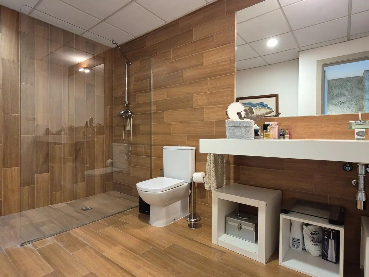 Baño de Casa adosada de alquiler en Alcalá de Guadaira con Aire acondicionado, Calefacción y Jardín privado