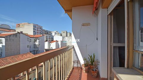 Amplio piso de 4 dormitorios en el centro de Cáceres, ideal para reformar a tu gusto. Disfruta de terraza, aire acondicionado, asc