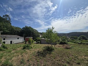 Casa rústica con jardín en venta en San Sadurniño