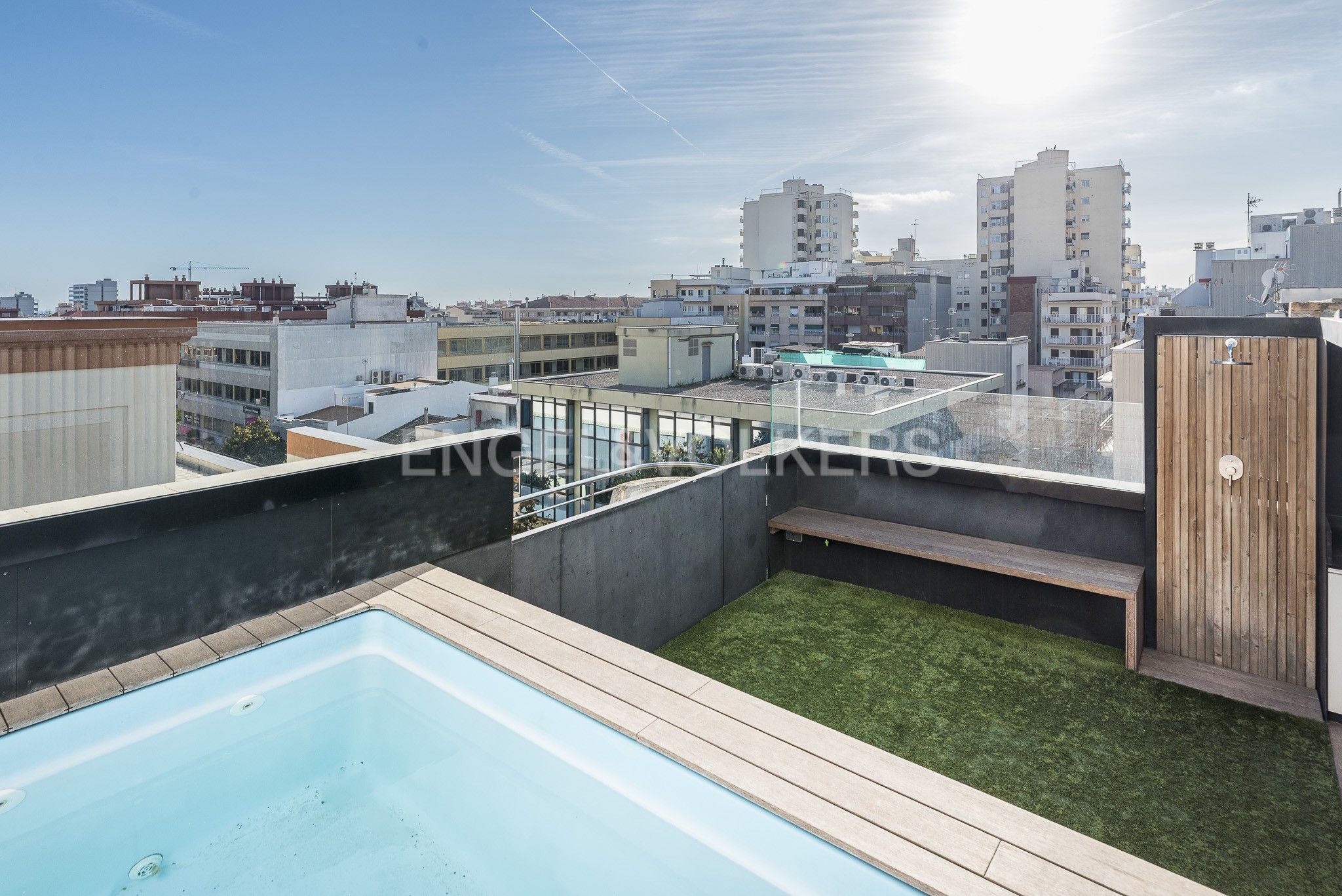Swimming pool of Duplex to rent in Vilanova i la Geltrú  with Air Conditioner, Heating and Terrace