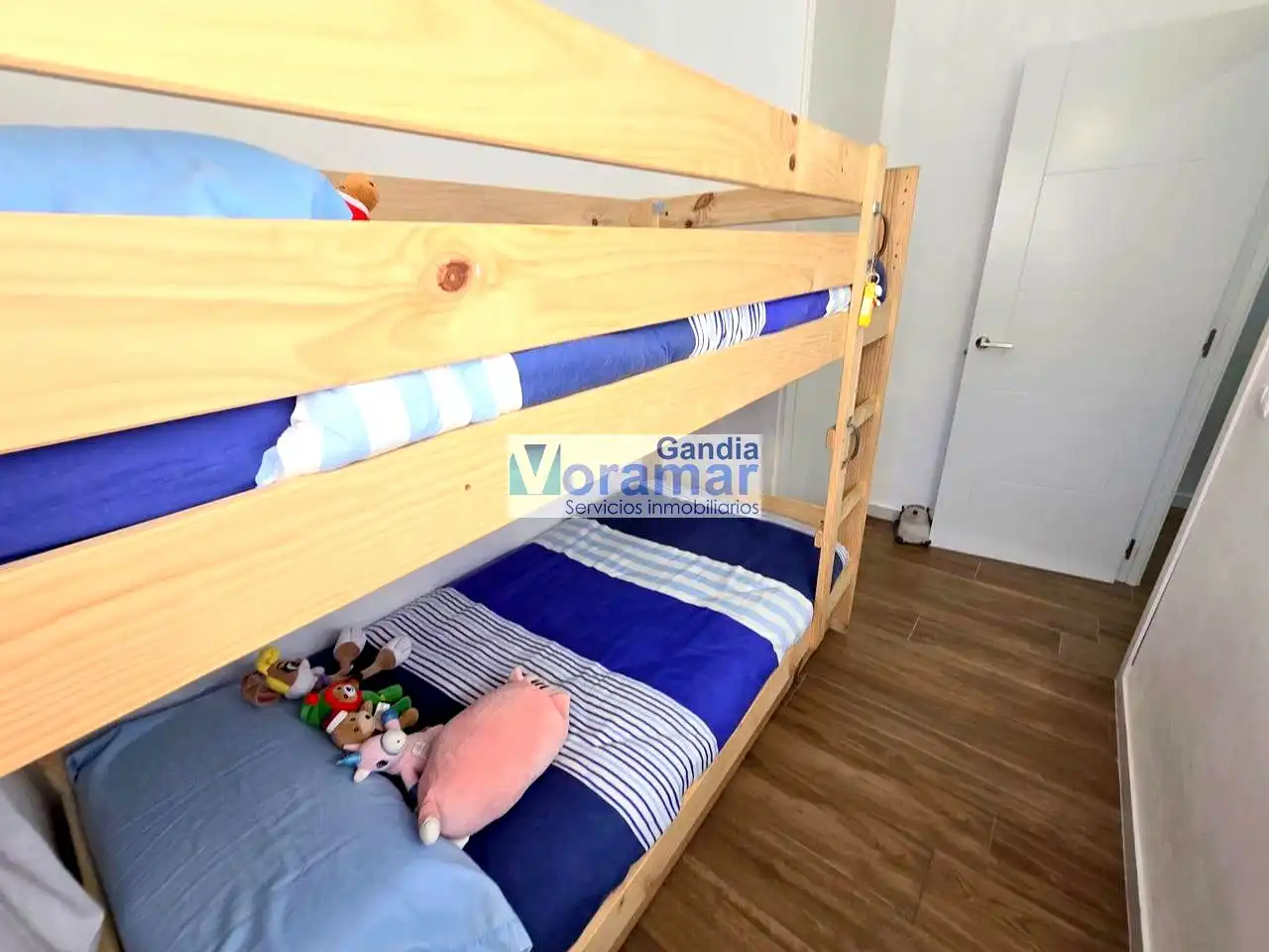 Habitación de Apartamento de alquiler en Gandia con Aire acondicionado, Terraza y Amueblado