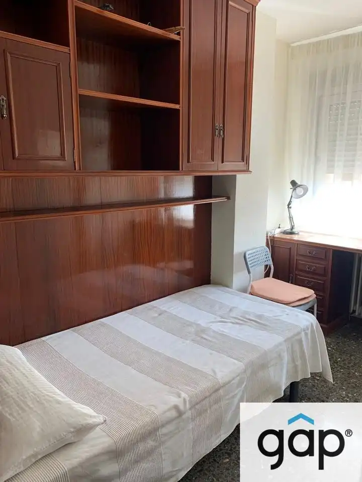 Bedroom of Flat for rent in Cuenca  with Heating, Terrace and Furnished