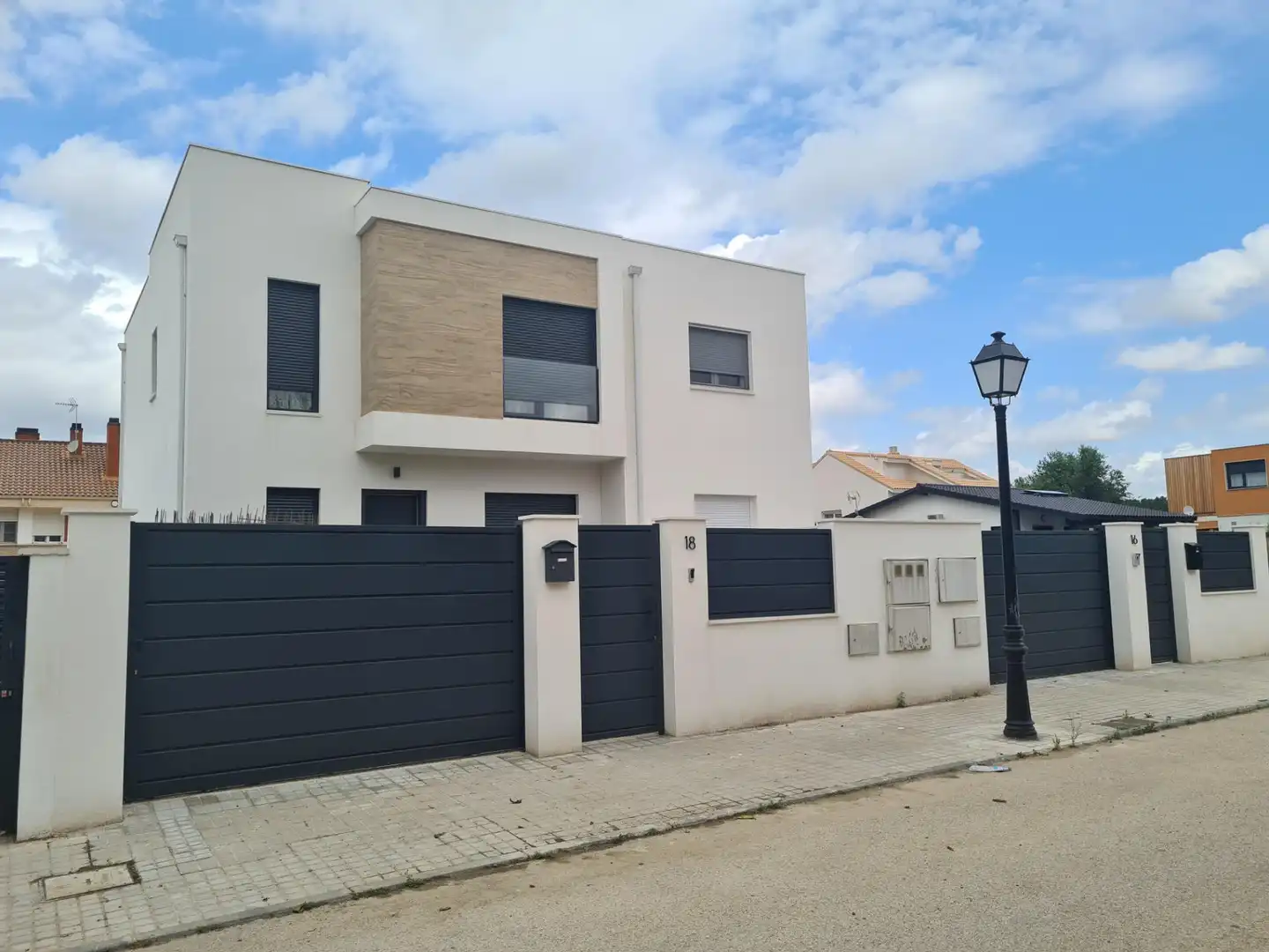 Vista exterior de Residencial en venta en Torrejón del Rey