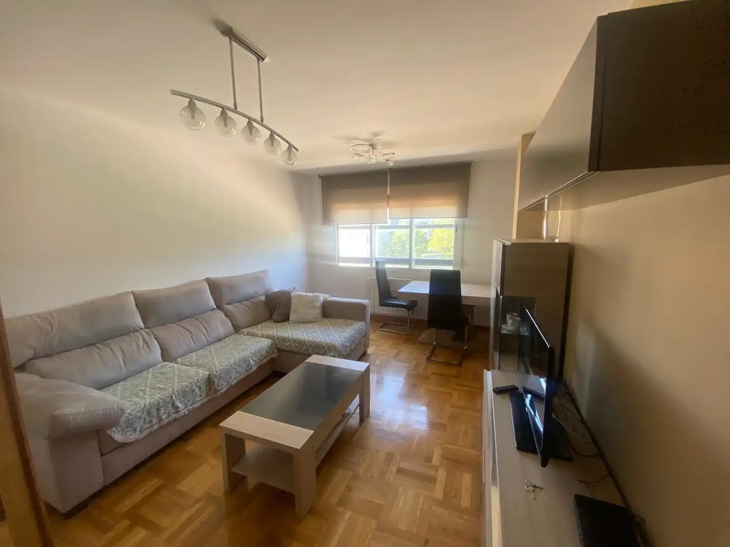 Flat for rent in Calle las Infantas, Universidad - Las Huelgas