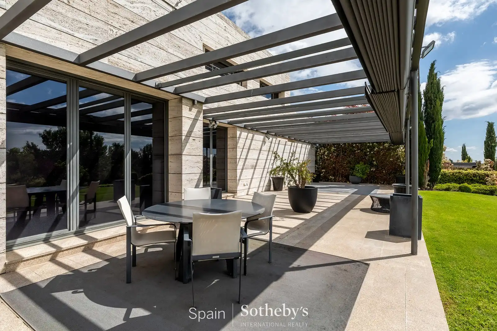 Terrassa de Casa o xalet de lloguer en Pozuelo de Alarcón amb Aire condicionat, Jardí privat i Terrassa
