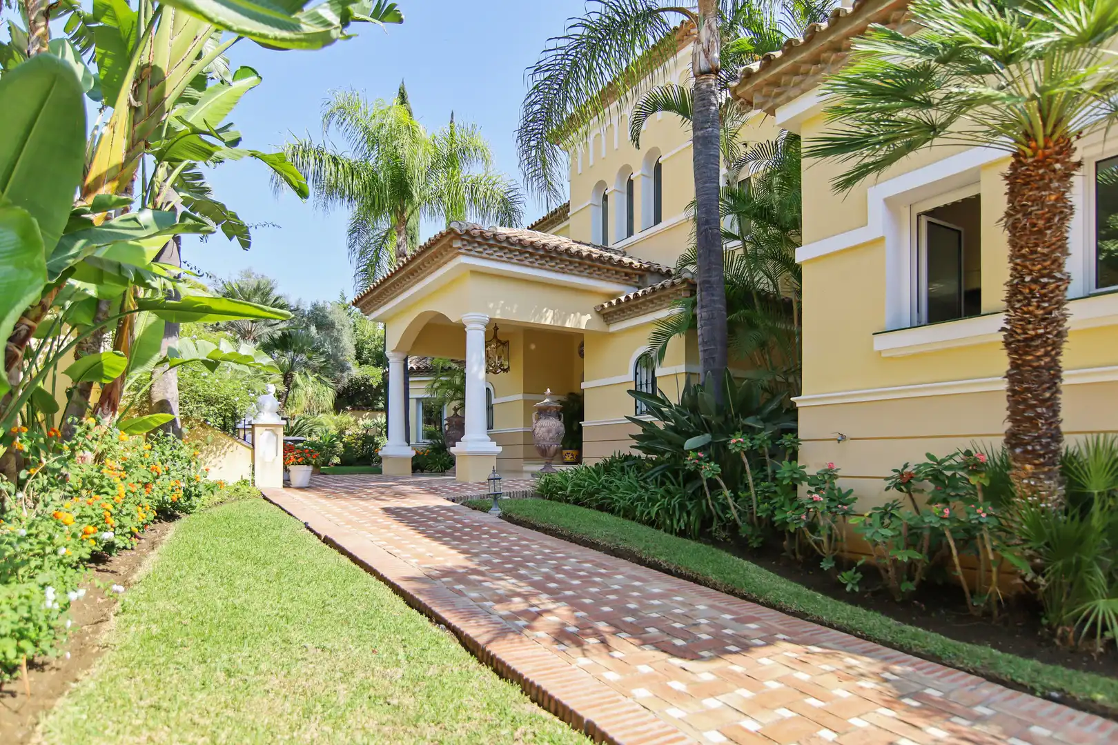 House with pool for sale in Marbella Centro, imagen 2