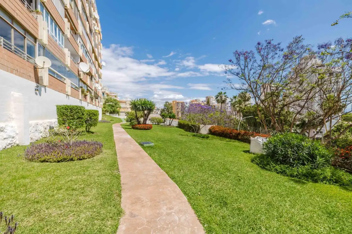 Jardín de Piso en venta en Torremolinos con Aire acondicionado, Calefacción y Jardín privado