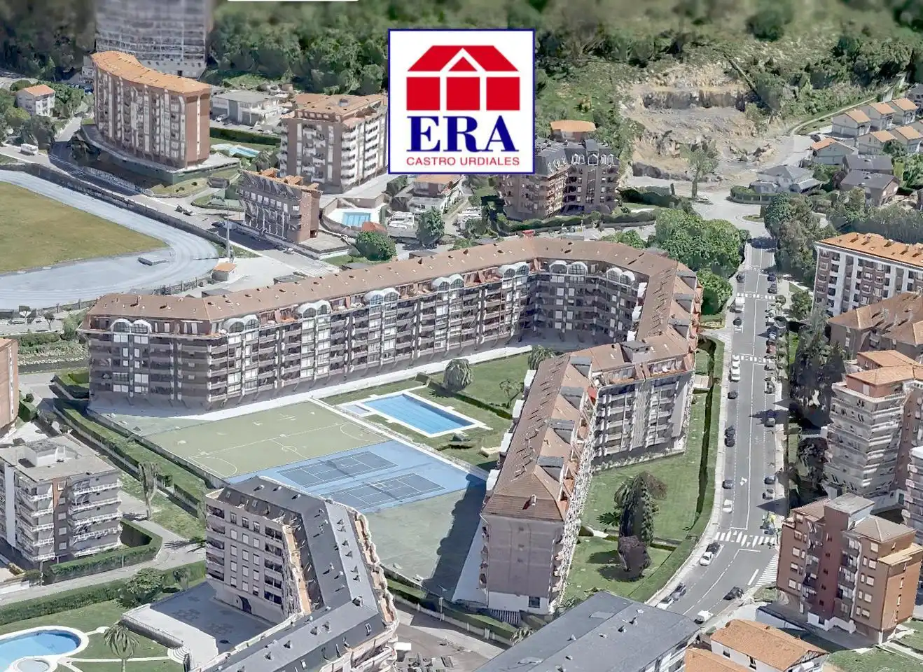 Vista exterior de Pis en venda en Castro-Urdiales amb Calefacció, Parquet i Terrassa
