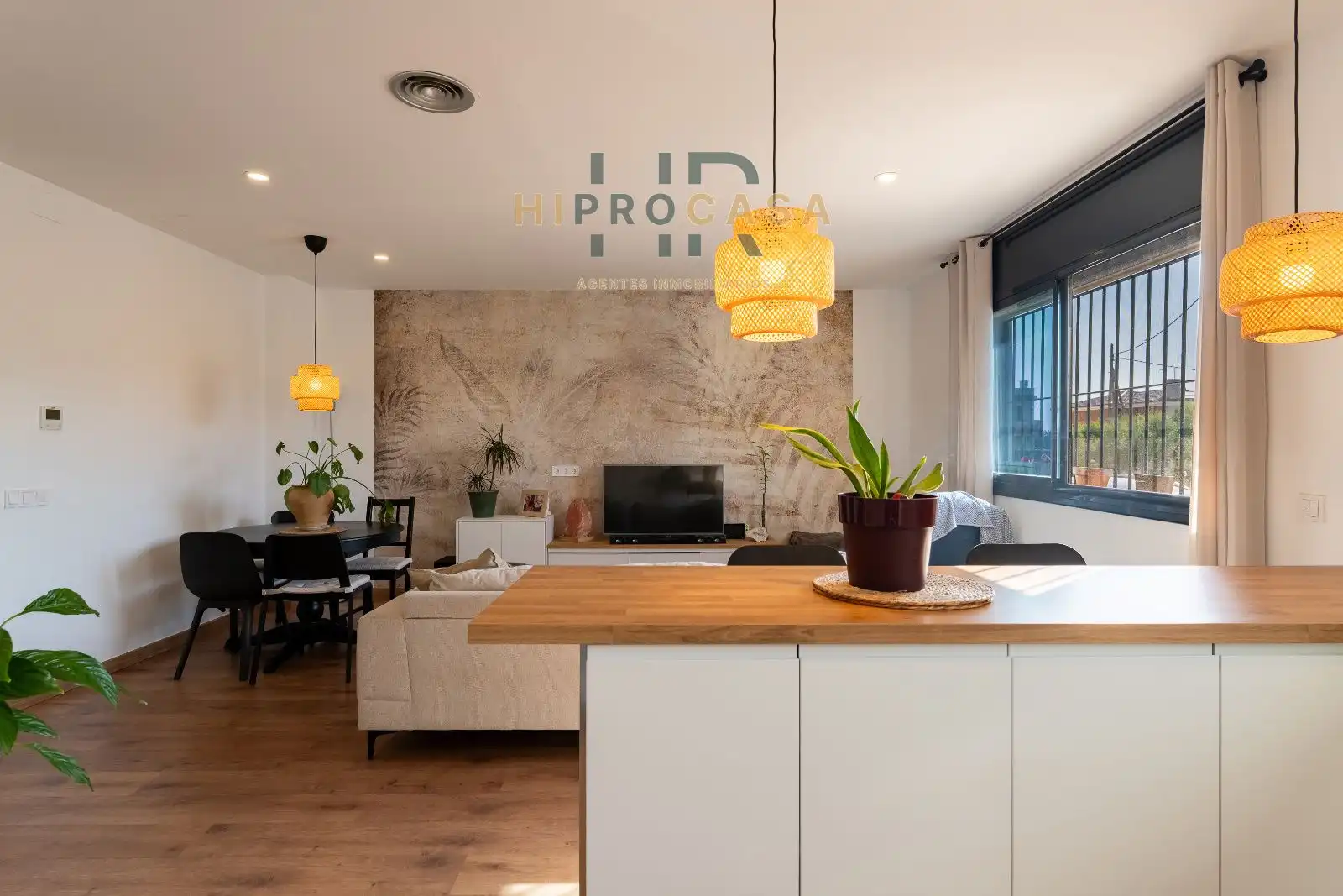 Living room of Flat for sale in Vinyols i els Arcs  with Air Conditioner, Heating and Storage room