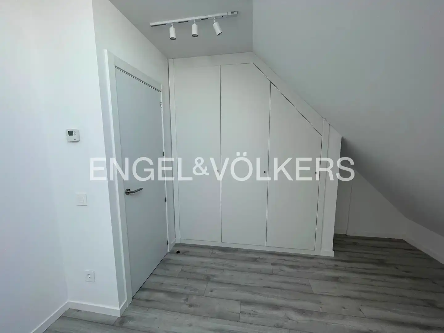 Habitación de Dúplex de alquiler en Pozuelo de Alarcón con Aire acondicionado, Calefacción y Terraza