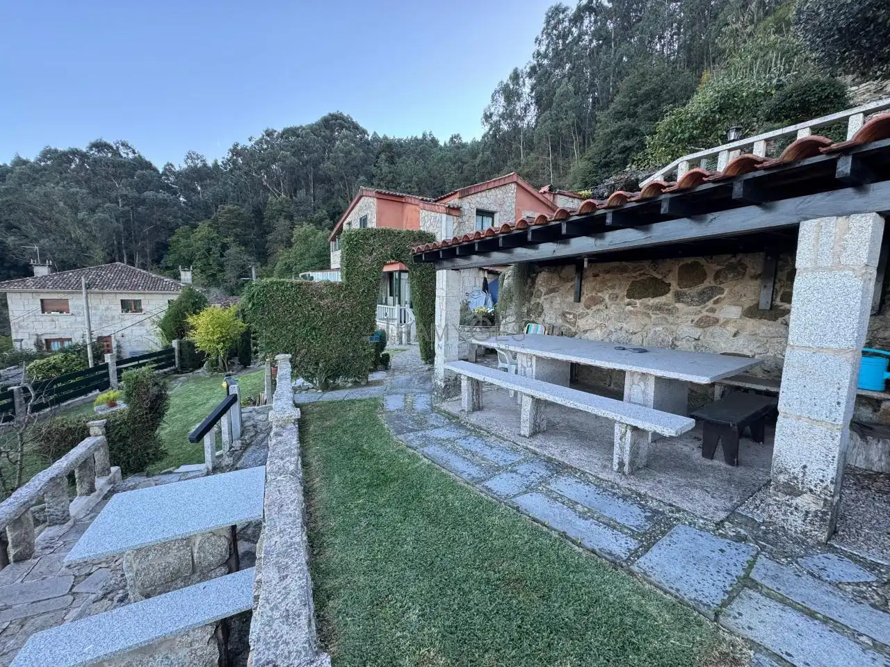 Terrassa de Casa o xalet en venda en Redondela amb Calefacció, Jardí privat i Terrassa