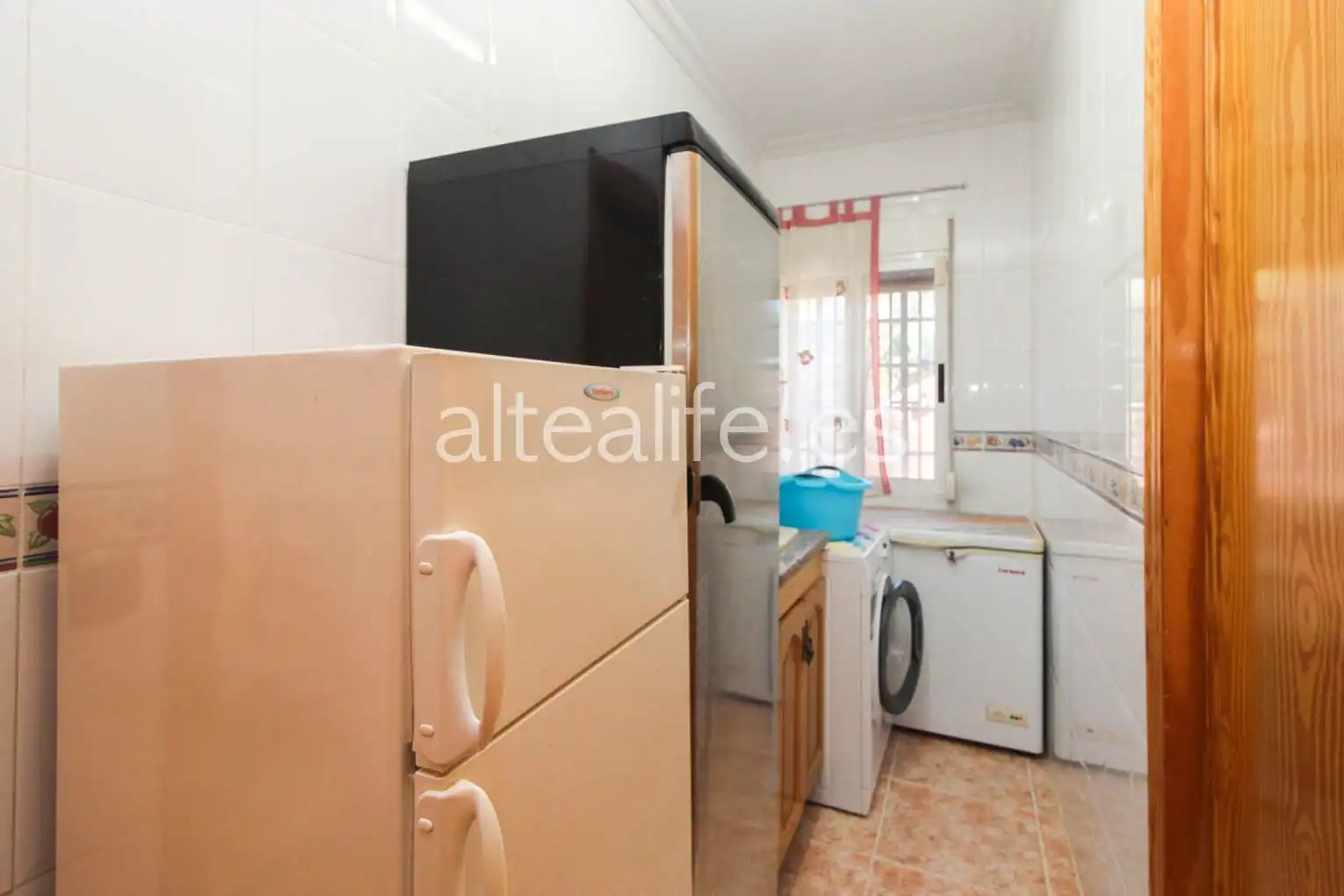 Cocina de Casa o chalet en venta en L'Alfàs del Pi con Aire acondicionado, Calefacción y Jardín privado