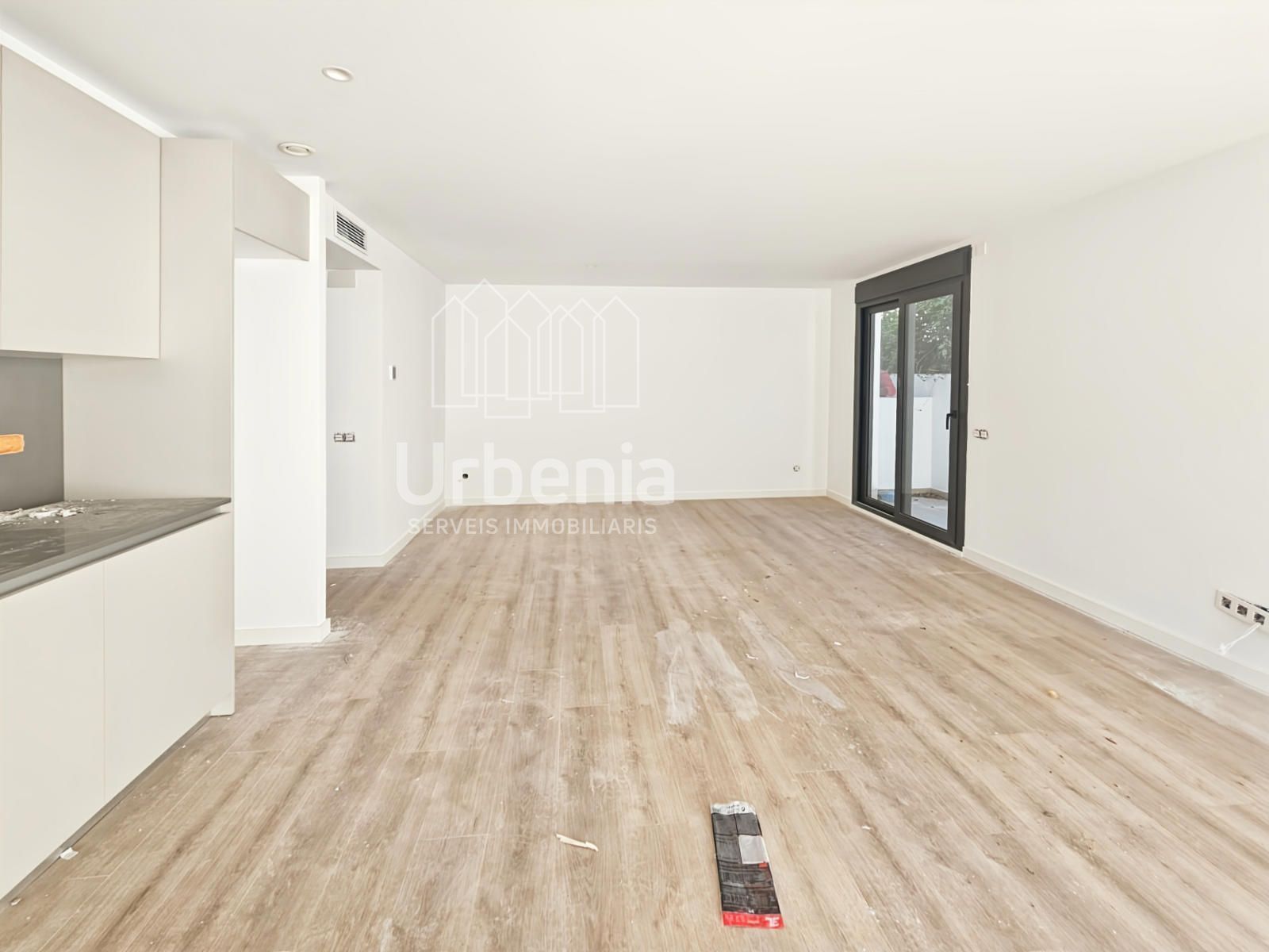 Exterior view of Flat for sale in Arenys de Mar  with Air Conditioner, Heating and Terrace